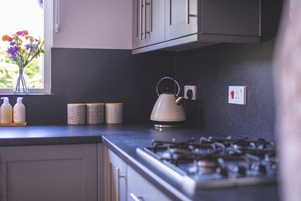 Villa Calm Scottish Country Escape With Hot Tub Sleeps 6 à Inverness Extérieur photo