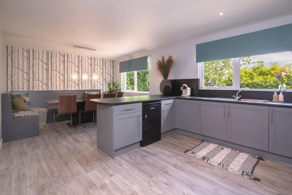 Villa Calm Scottish Country Escape With Hot Tub Sleeps 6 à Inverness Extérieur photo
